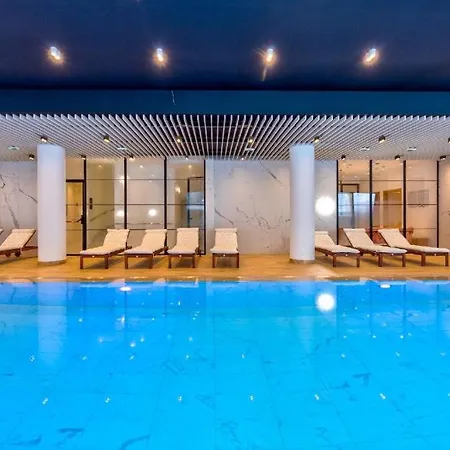 Deluxe With And Fitness *